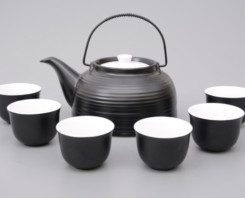 Teekanne aus Porzellan 1,5 Liter mit Teecups
